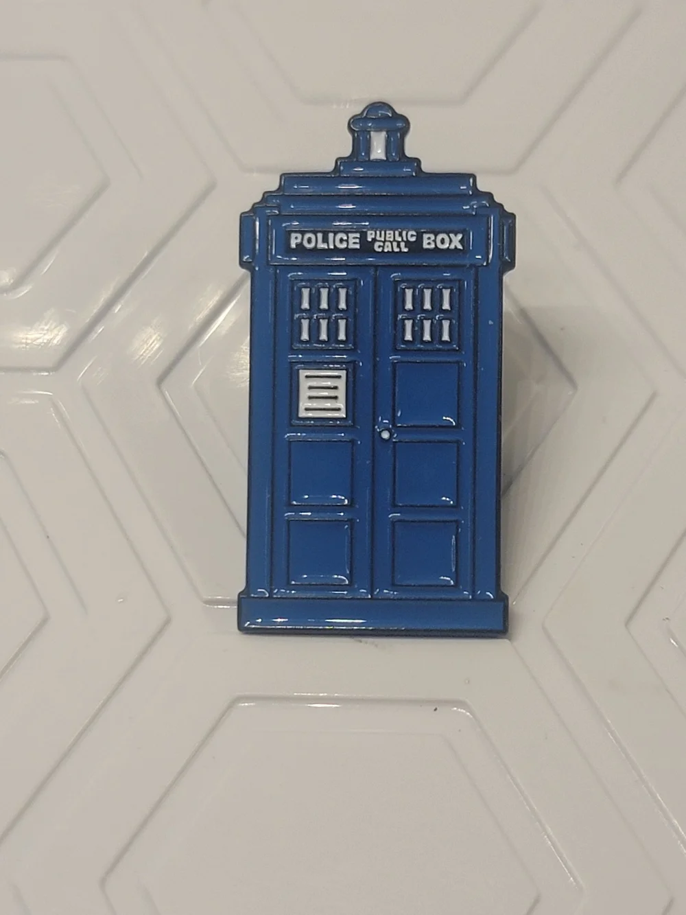Dr Who Pin, Blue TARDIS Enamel Pin - Police Public Call Box